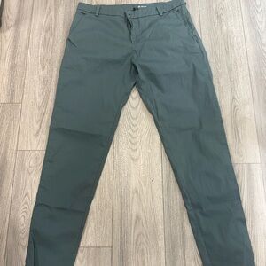Lululemon sage green men’s Pants Sz 36